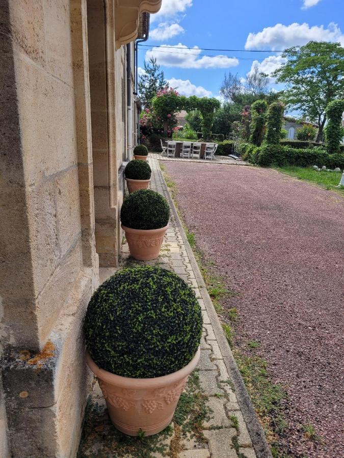 Chateau Begot Lansac  Exterior foto